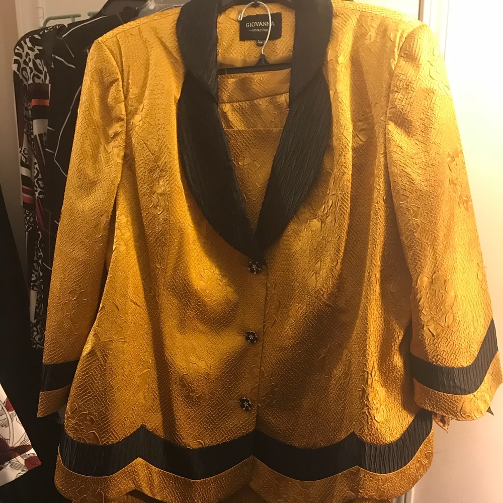 Women’s Plus Size Suits